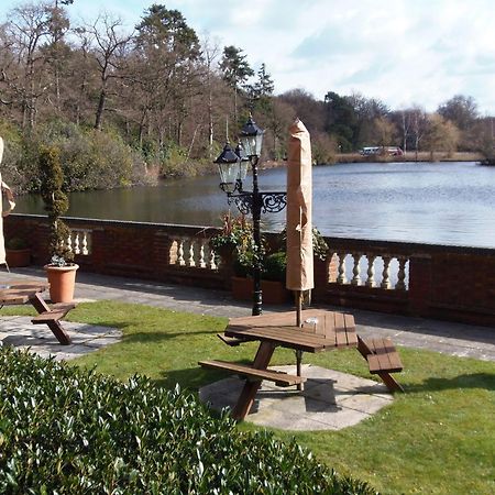 Lakeside International Hotel Camberley Exteriér fotografie