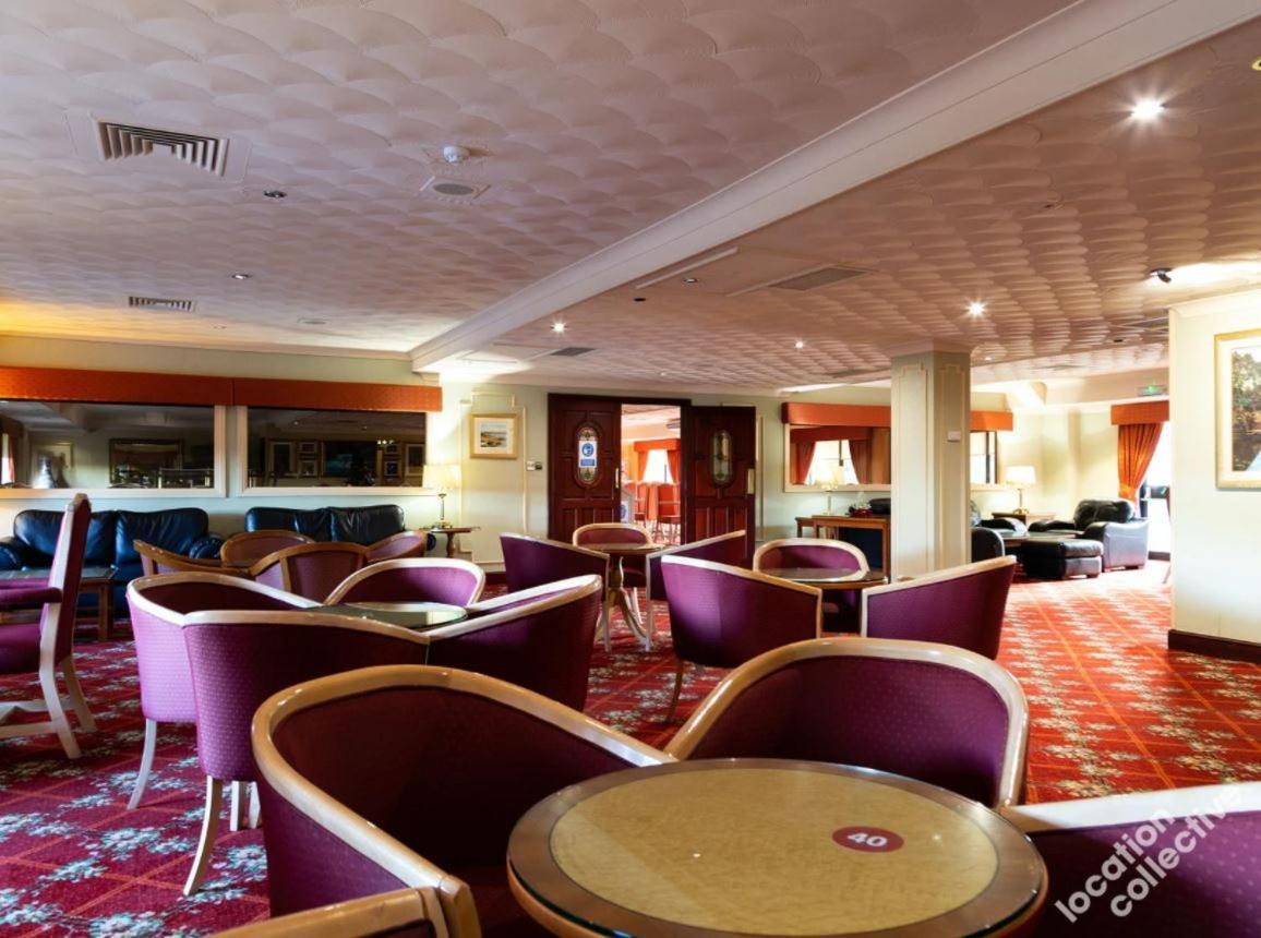 Lakeside International Hotel Camberley Exteriér fotografie