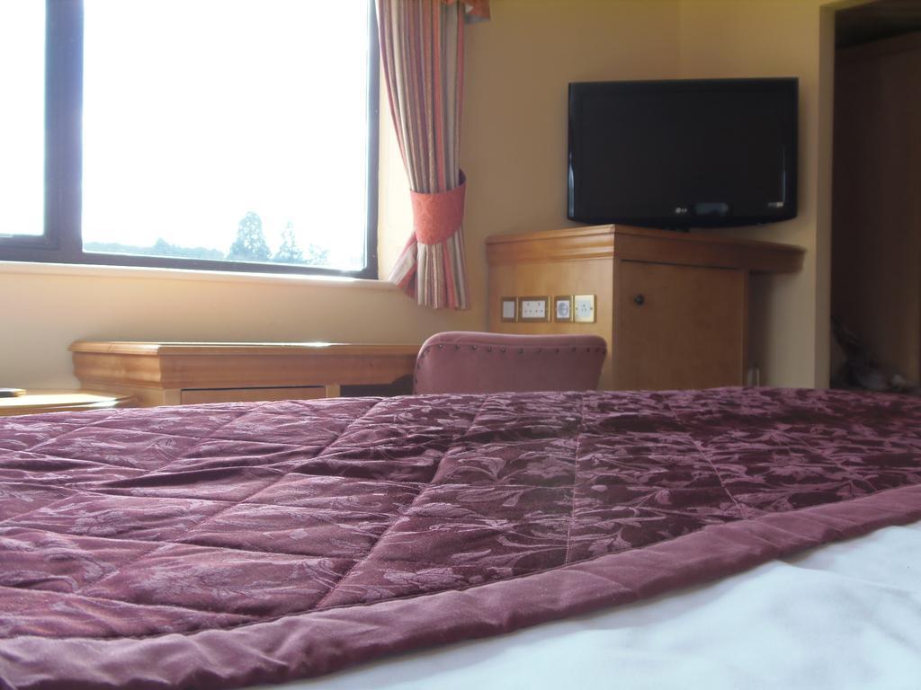 Lakeside International Hotel Camberley Pokoj fotografie