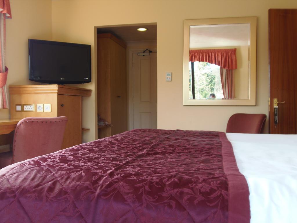 Lakeside International Hotel Camberley Pokoj fotografie