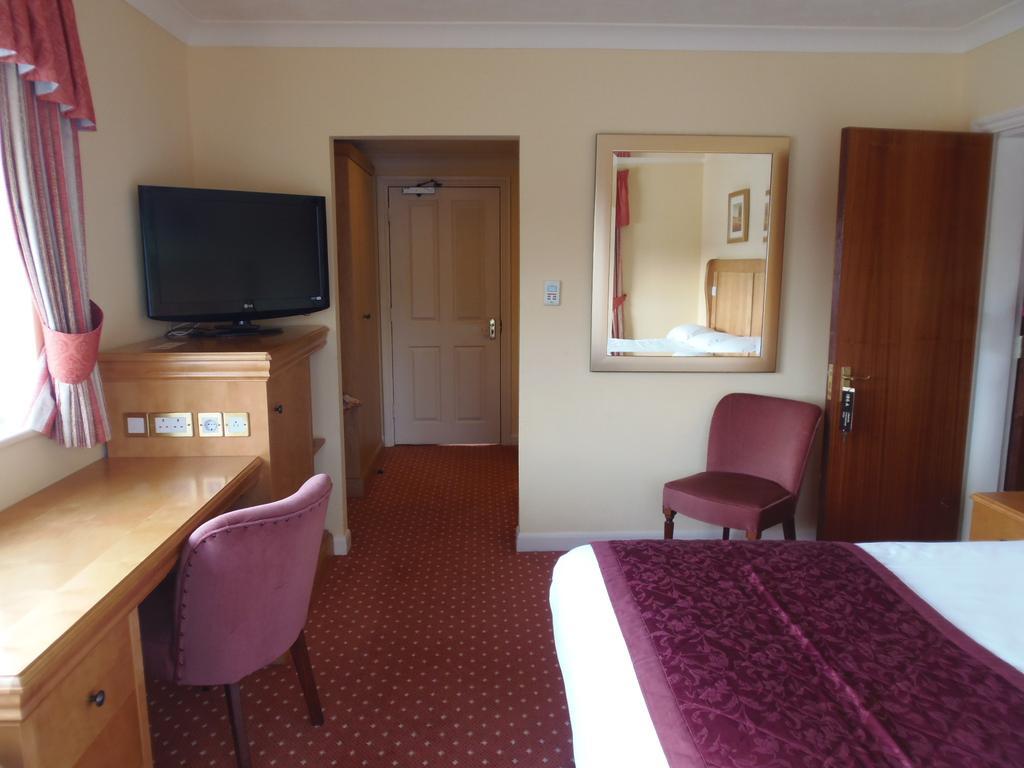 Lakeside International Hotel Camberley Pokoj fotografie
