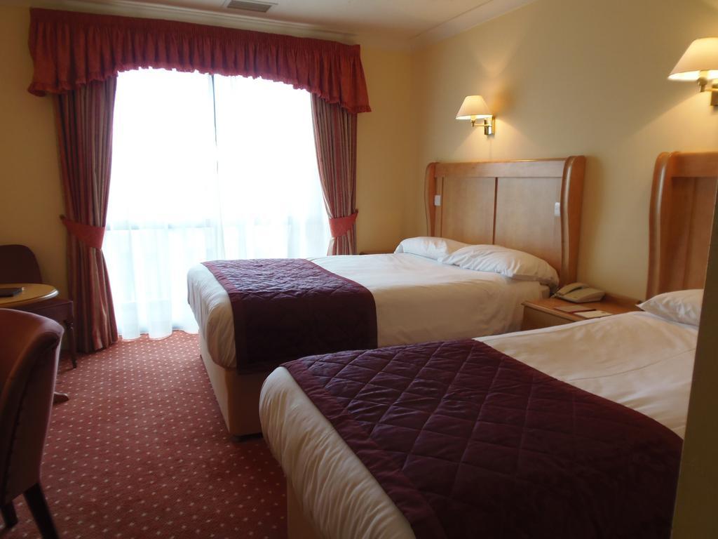 Lakeside International Hotel Camberley Pokoj fotografie