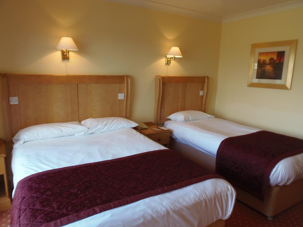 Lakeside International Hotel Camberley Pokoj fotografie