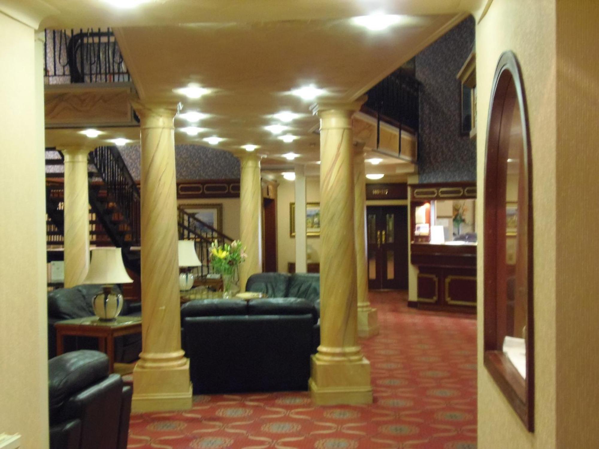 Lakeside International Hotel Camberley Exteriér fotografie