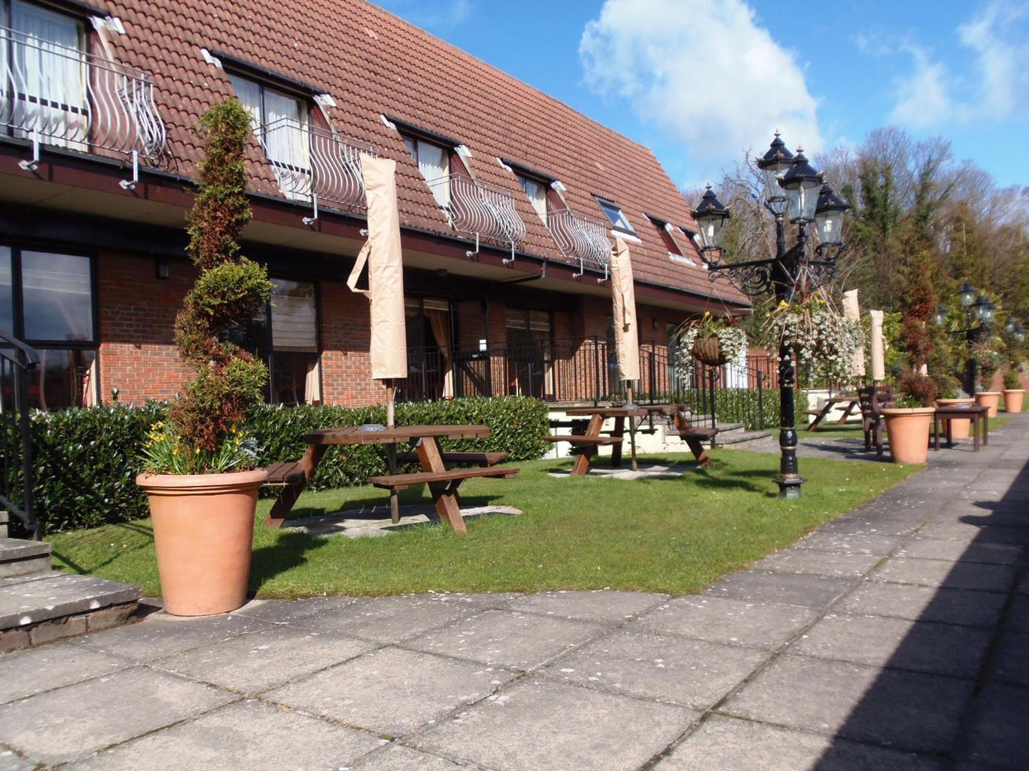 Lakeside International Hotel Camberley Exteriér fotografie